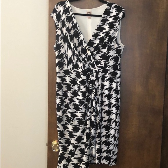 houndstooth wrap dress